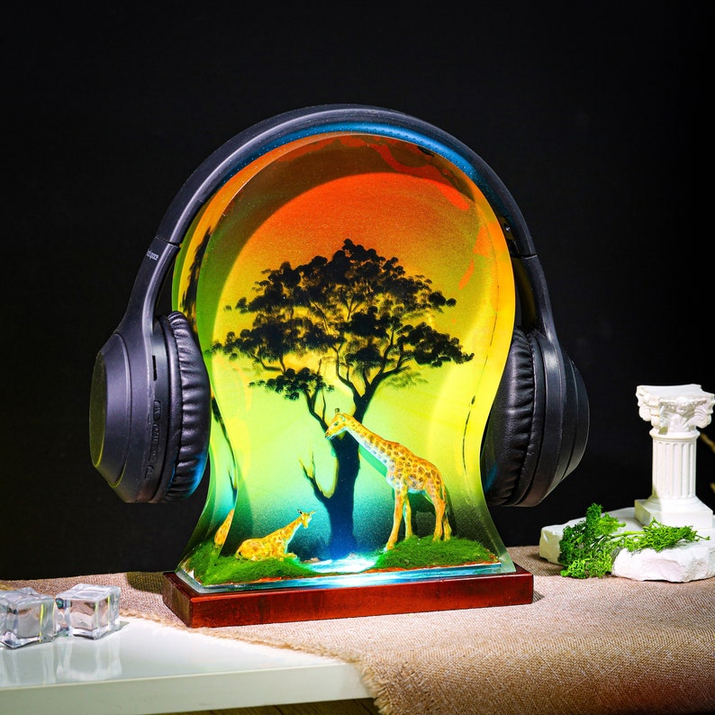 Giraffe Headphone Stand Resin Lamp