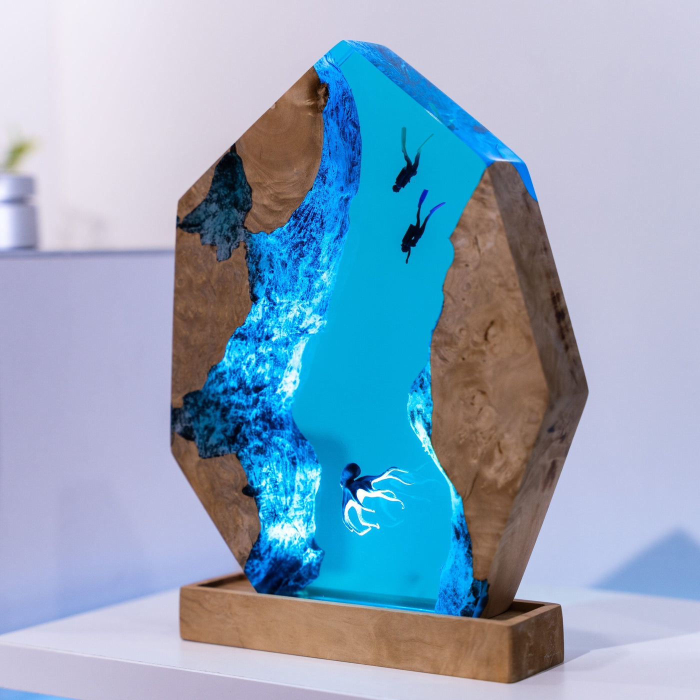 Scuba Diver Resin Lamp Hexagon Stand 2