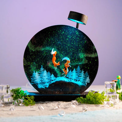 Dancing Fox Resin Lamp