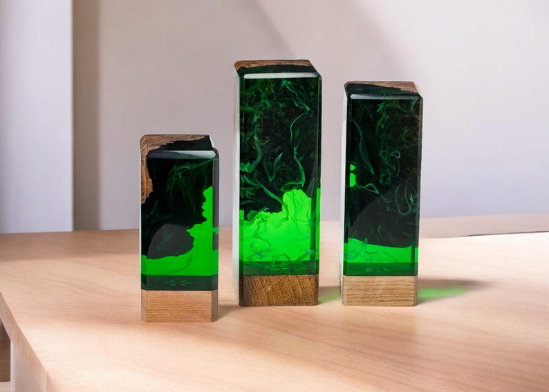 DEEP Green OCEAN Resin Epoxy Lamp