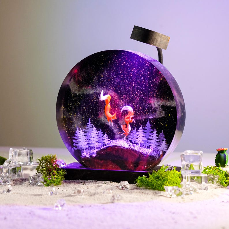 Dancing Fox Resin Lamp