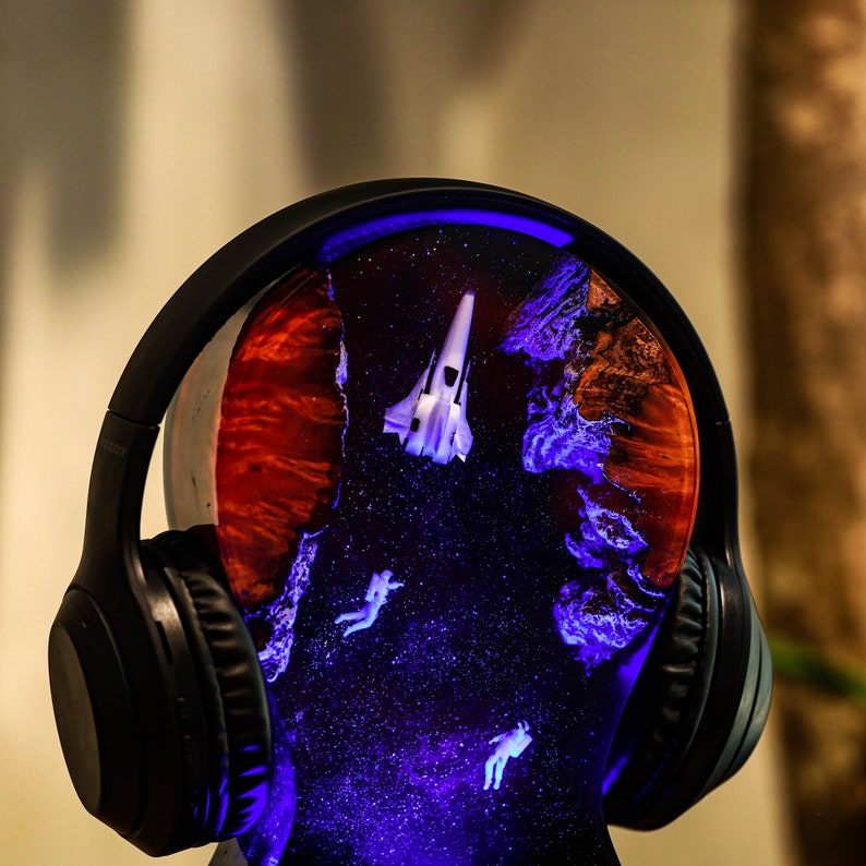 Astronaut Galaxy Headphone Stand Resin Lamp