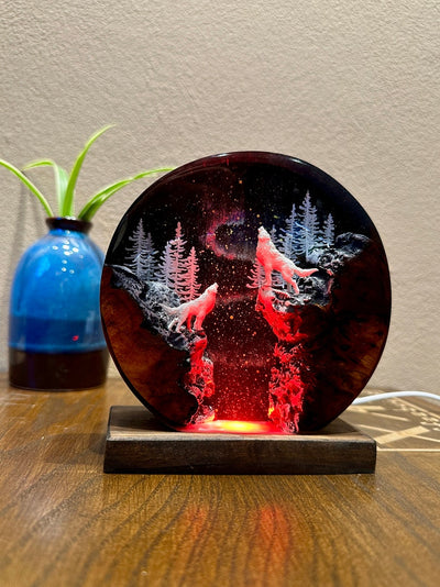 Silver Wolf Resin Lamp