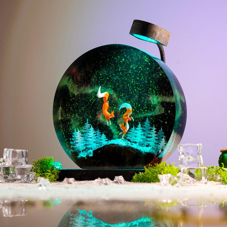 Dancing Fox Resin Lamp