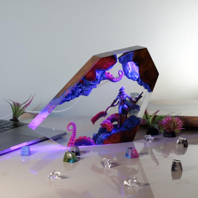 Bloodborne Hunter Resin Lamp