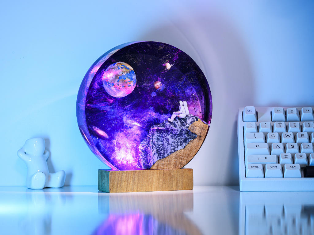 Infinity Light Epoxy Lamp