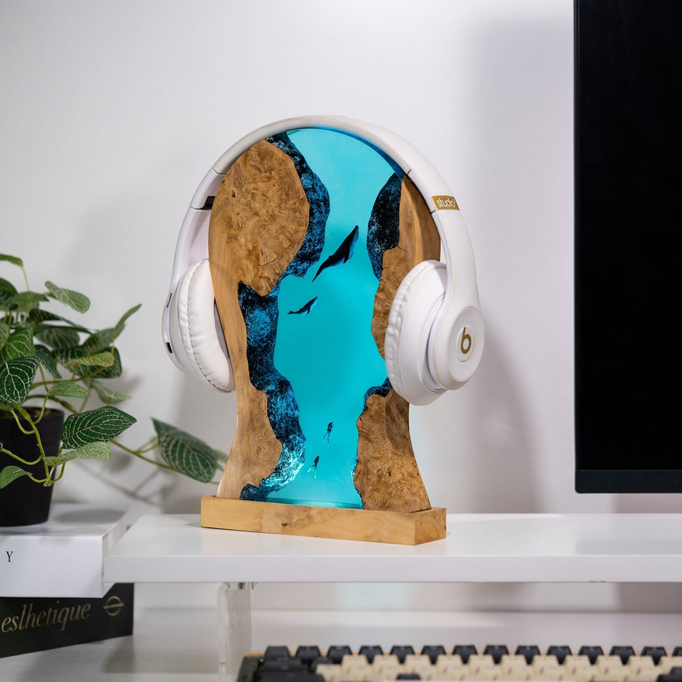 Headphone Stand Whale Epoxy Lamp