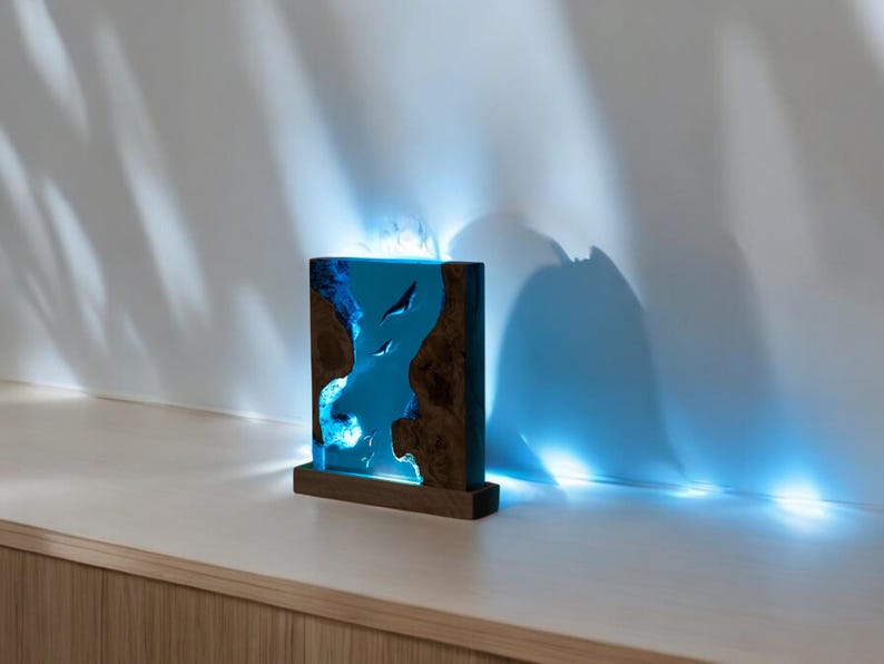 Whale Resin Epoxy Lamp