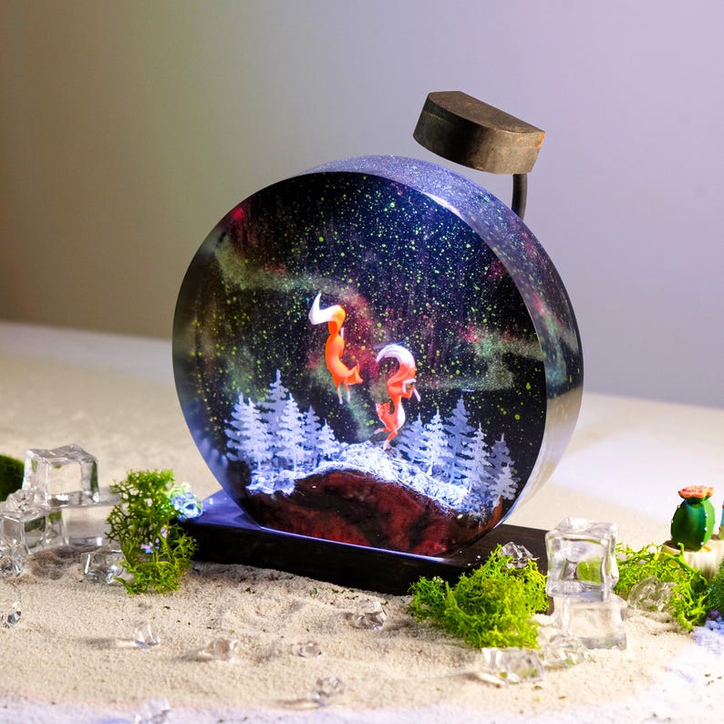 Dancing Fox Resin Lamp