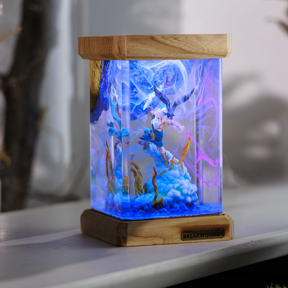 Zeus Marvel Resin Lamp