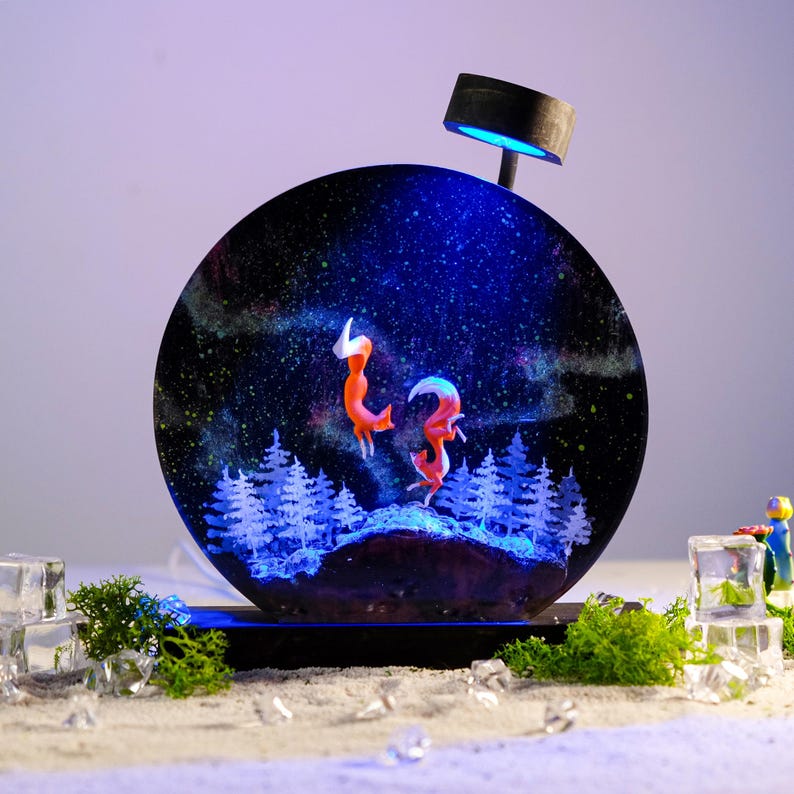 Dancing Fox Resin Lamp