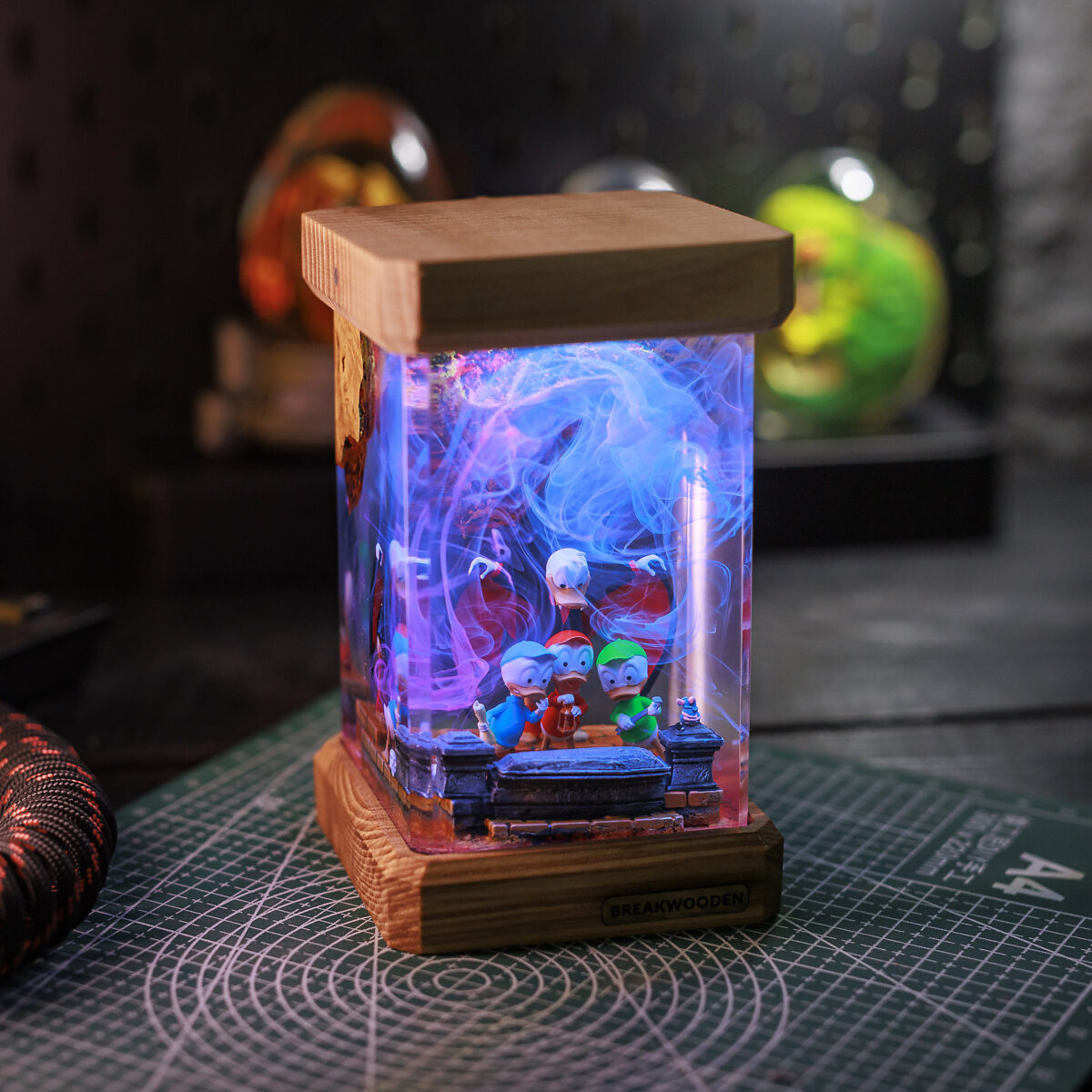 Donald Duck Resin Lamp