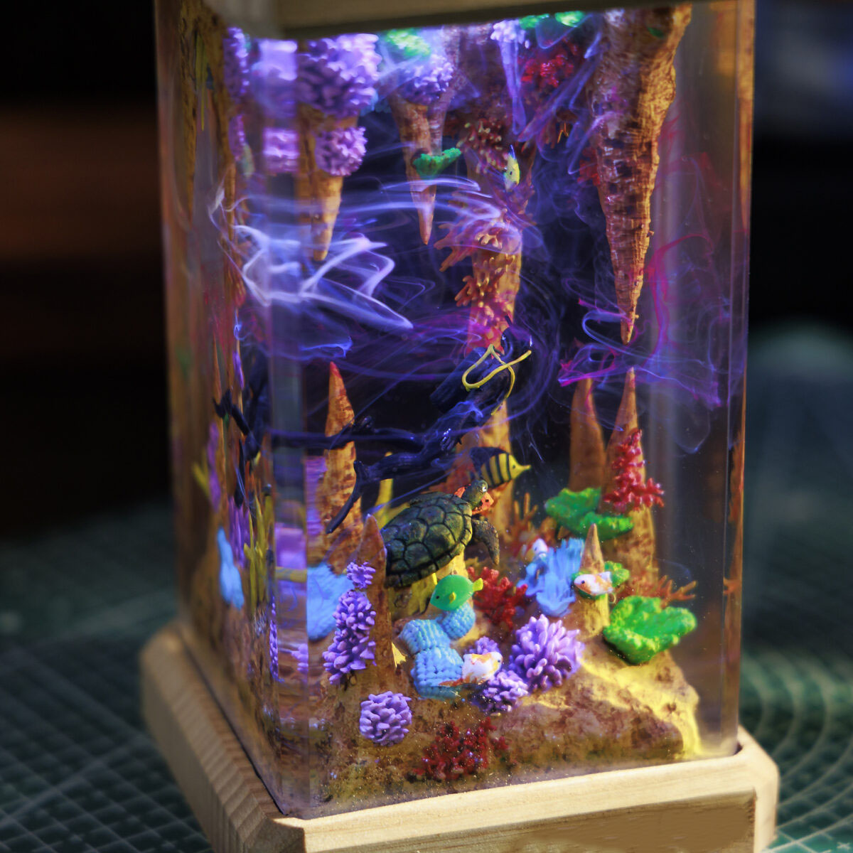 Scuba Diver Resin Lamp