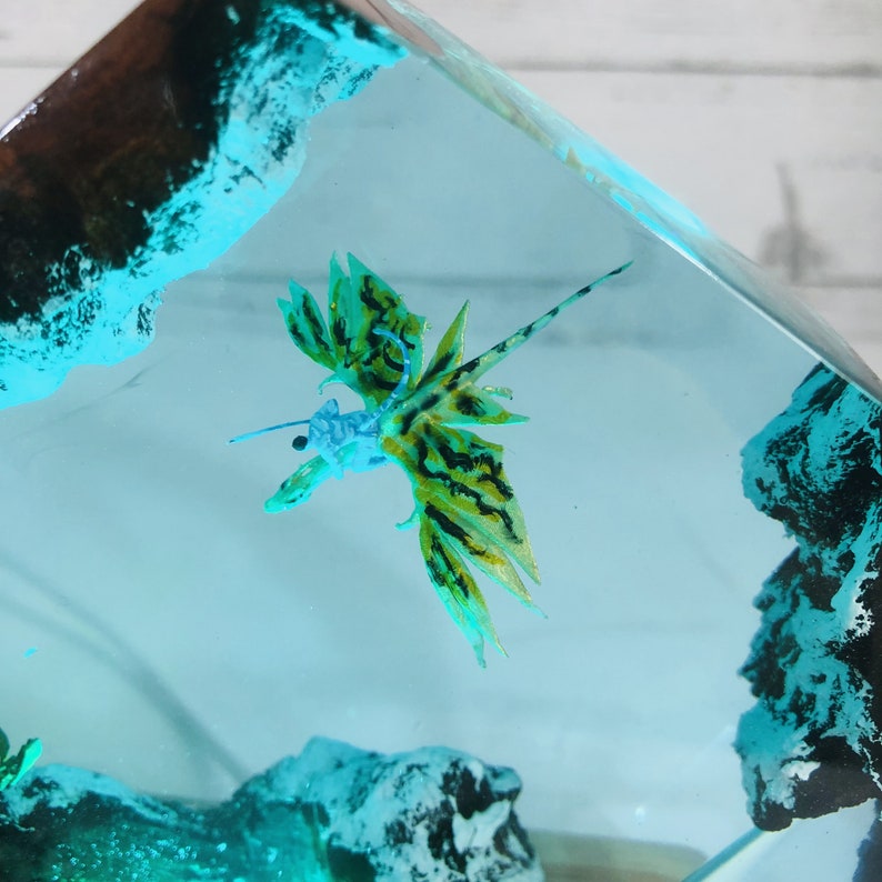 Robot vs Dragon Avatar 2 Lamp