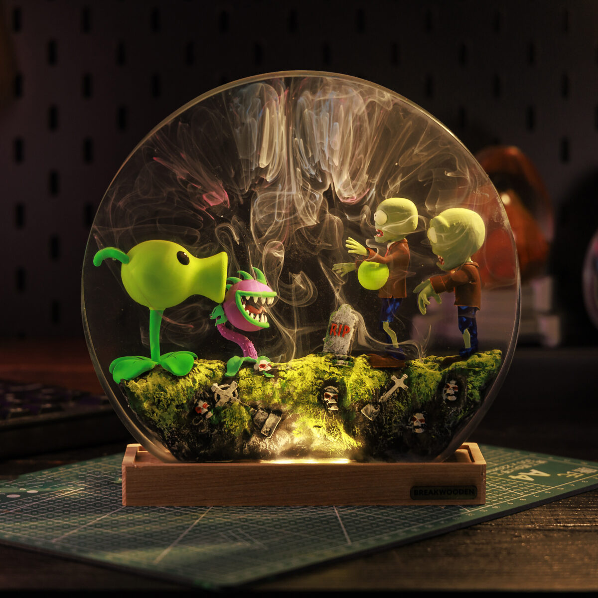 Plants vs Zombie Resin Lamp