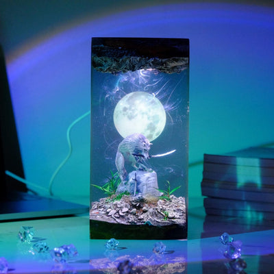 Fighting Wolf Resin Lamp