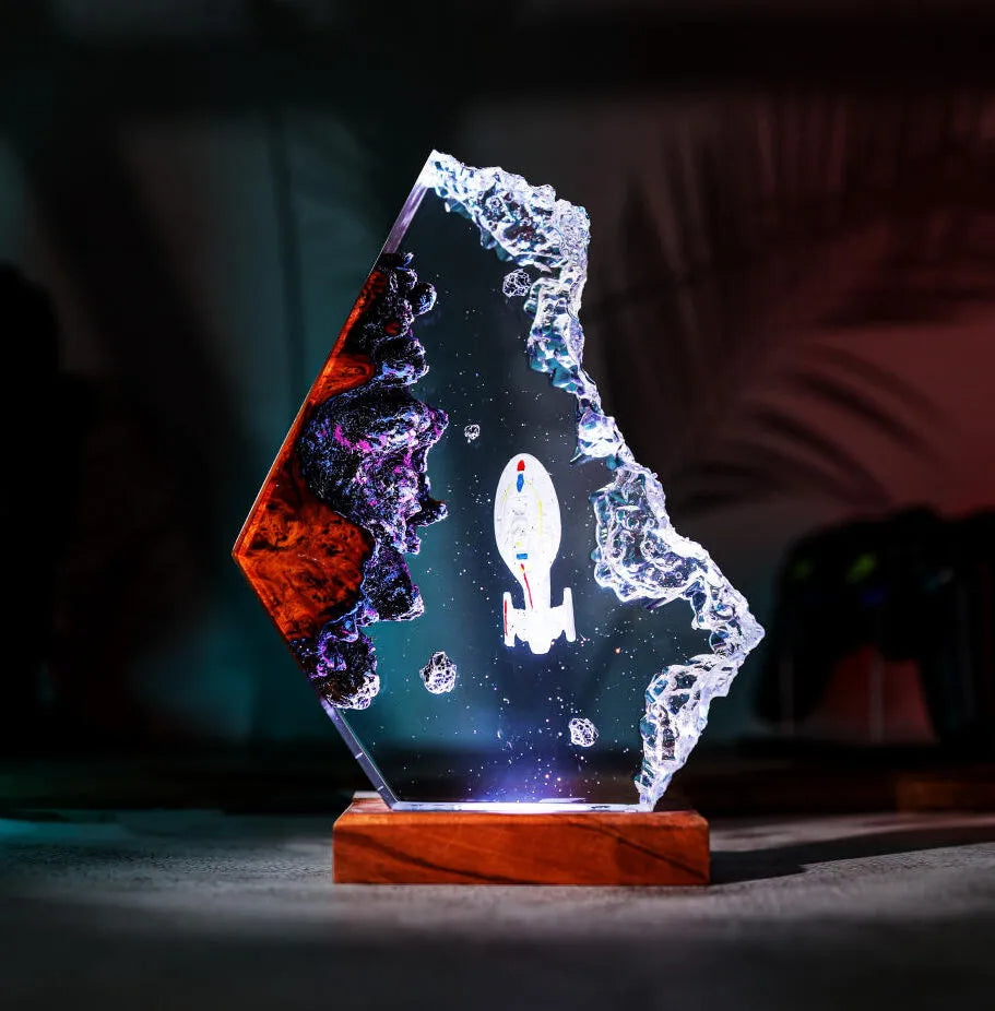 USS Voyager Star Trek Resin Lamp