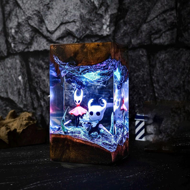 Hollow Knight and Hornet Greenpath Resin Lamp