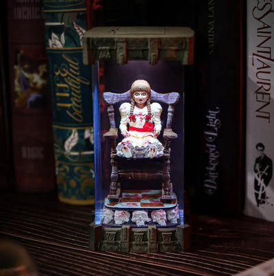 Annabelle Resin Lamp