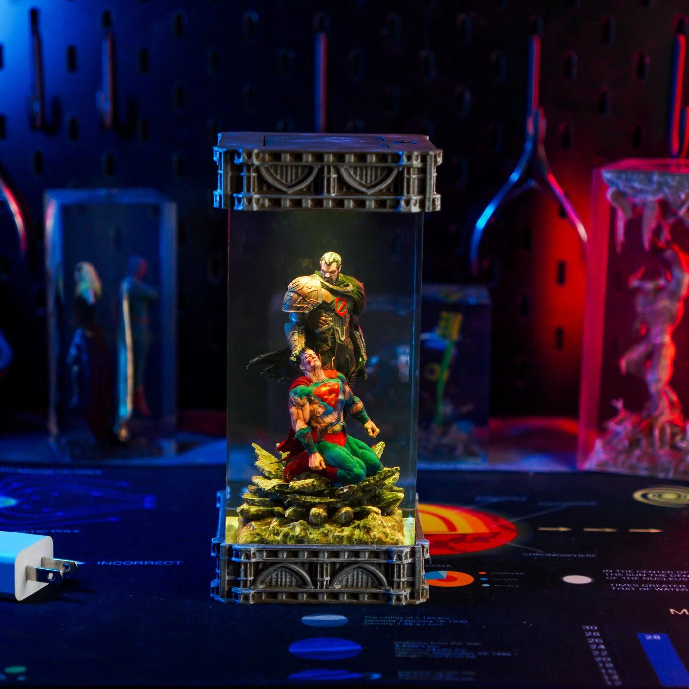 Fallen Superman vs Zod DC Resin Lamp