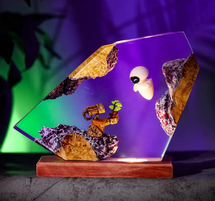 Wall-E and Eve Resin Lamp Ver 2