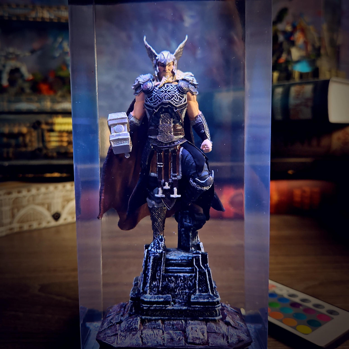 Thor Avenger Maverl Resin Lamp