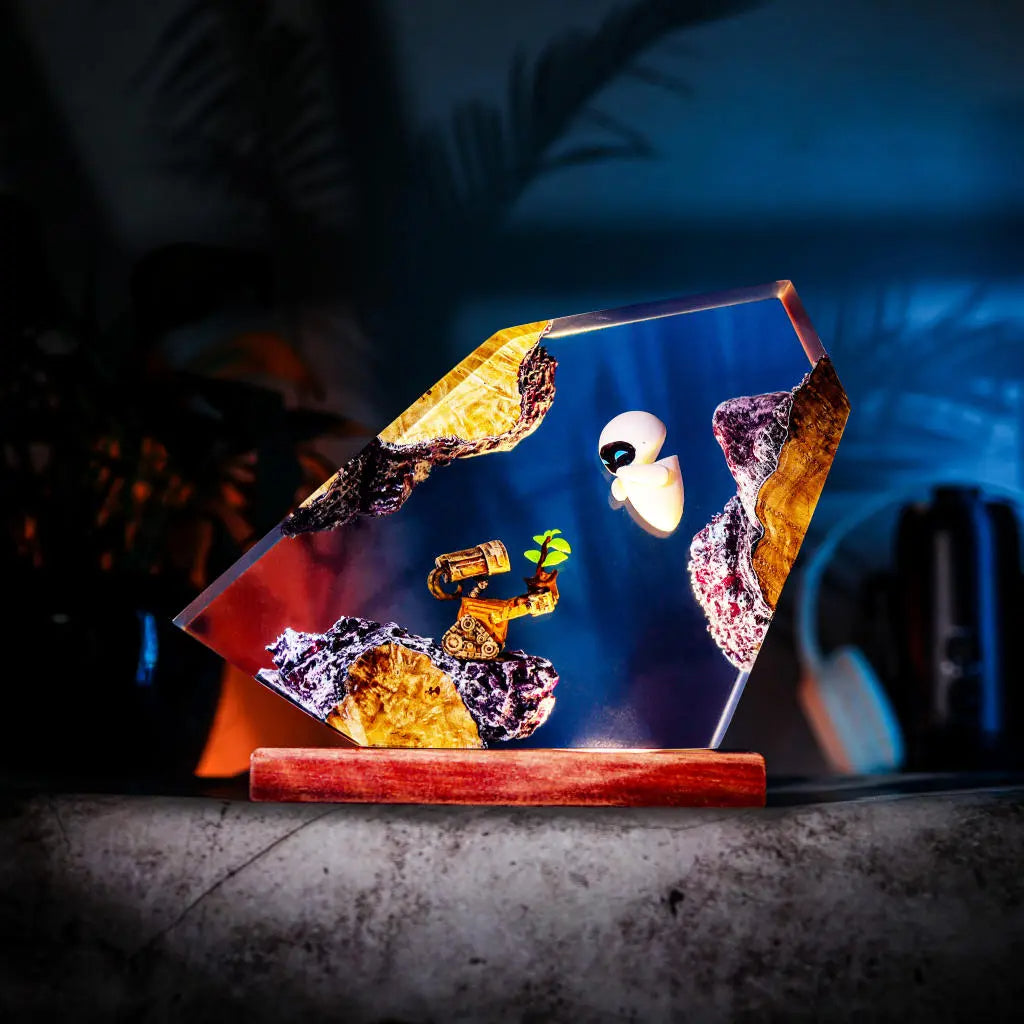 Wall-E and Eve Resin Lamp Ver 2