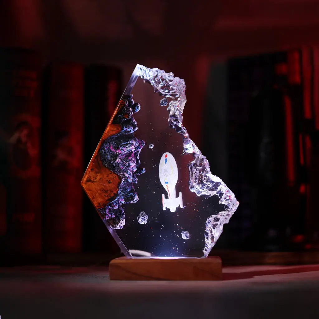 USS Voyager Star Trek Resin Lamp