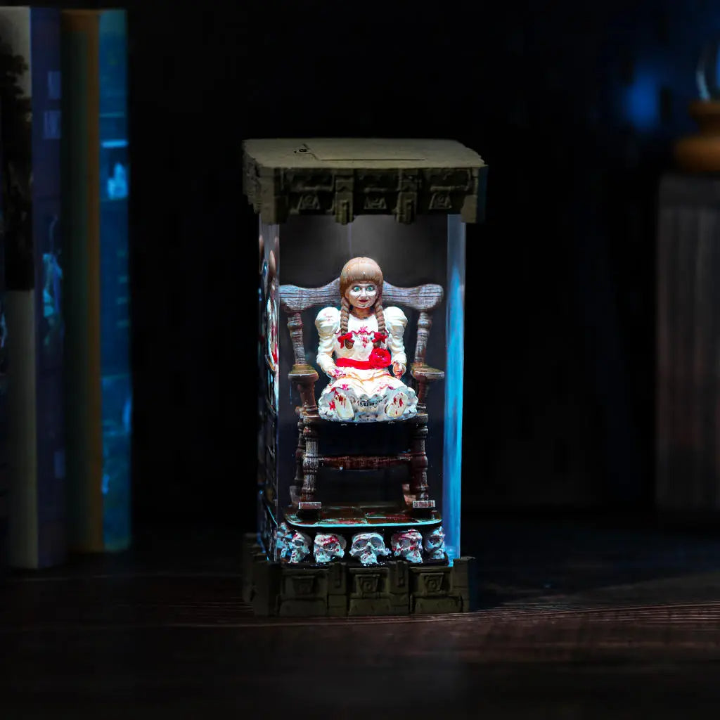 Annabelle Resin Lamp