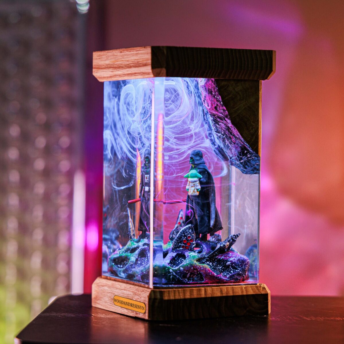 Primary Antagonist Resin Lamp