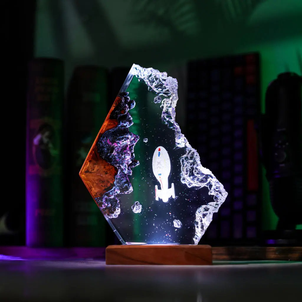 USS Voyager Star Trek Resin Lamp