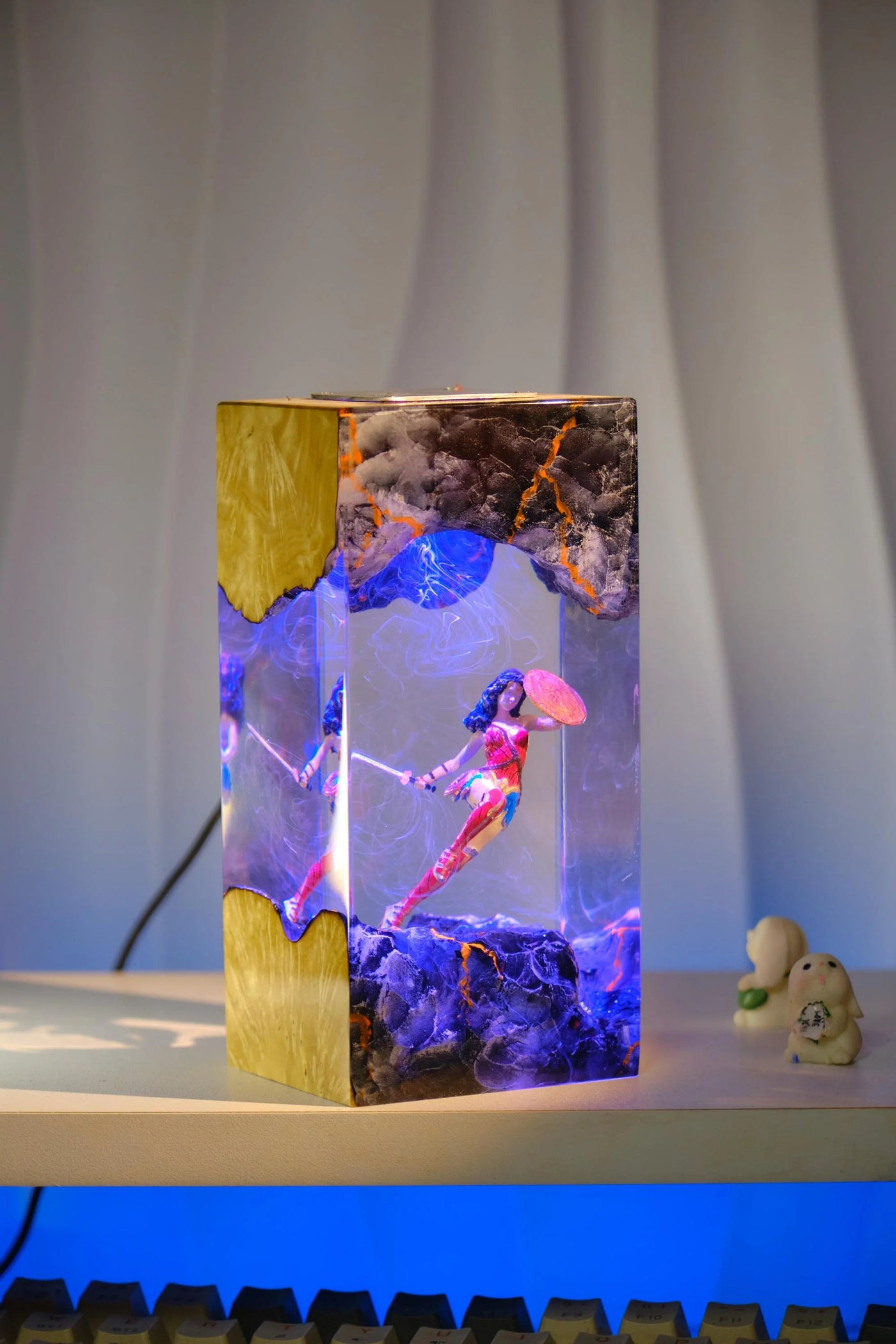 Wonder Woman Resin Lamp