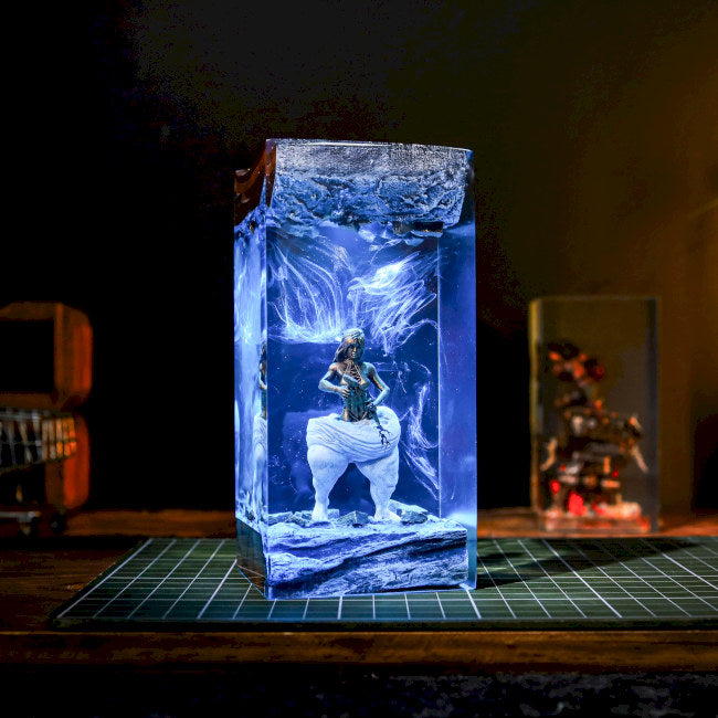 Self-Made Women Statue Epoxy Night Lamp