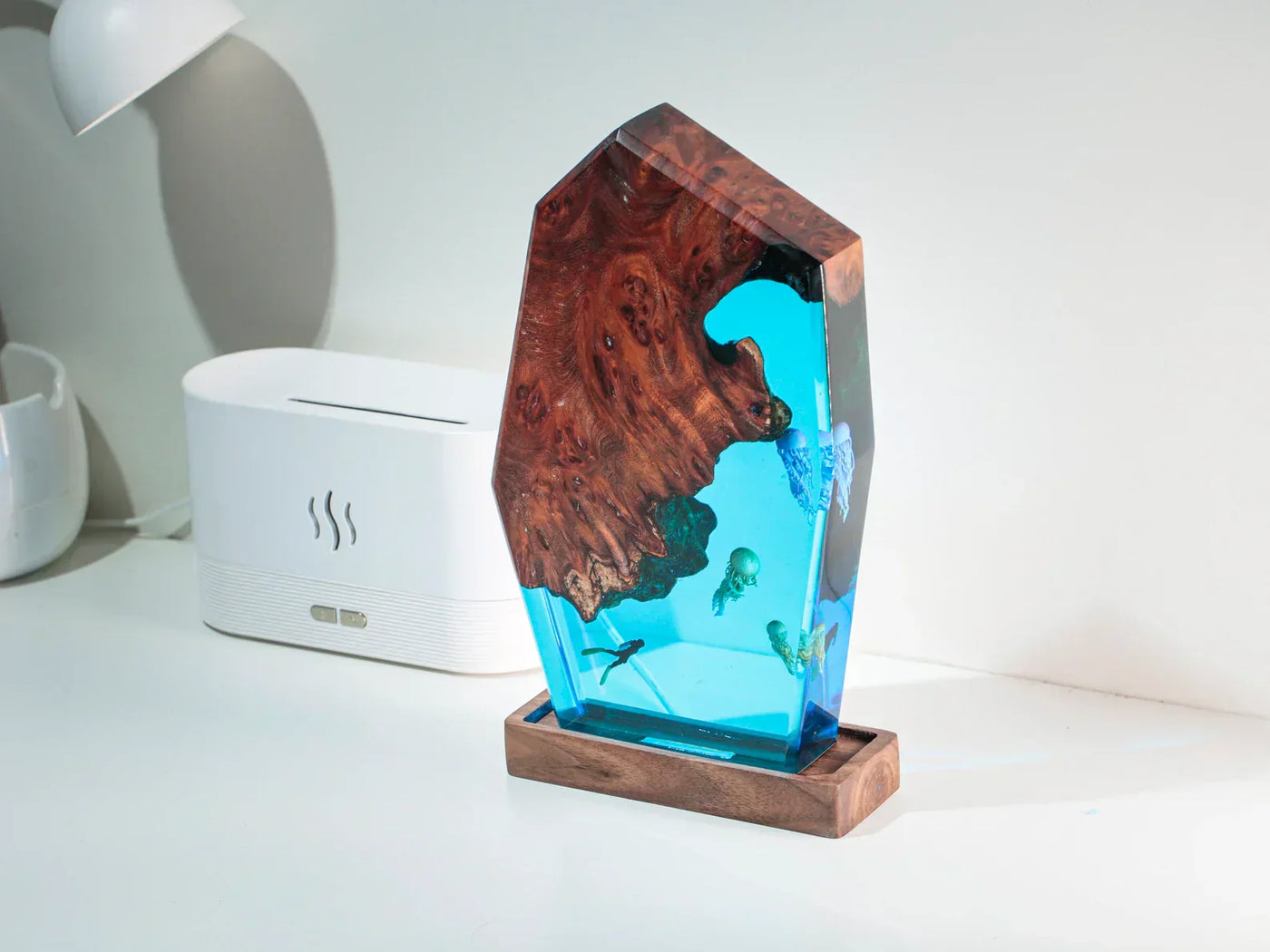 DEEP WHALE SEA LAMP – Polygon