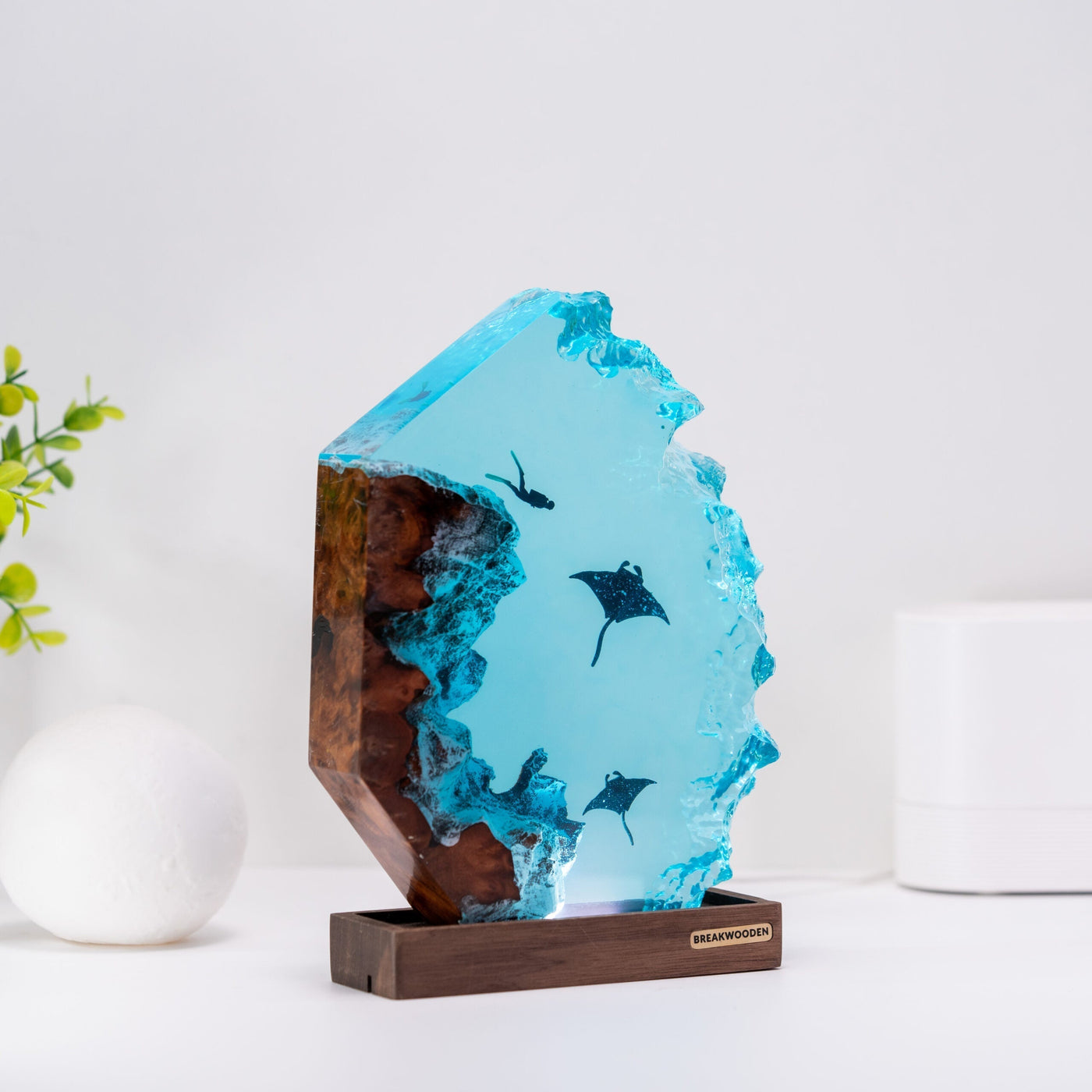 Manta Rays & Diver Resin Lamp