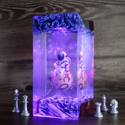 Astronaut Resin Lamp