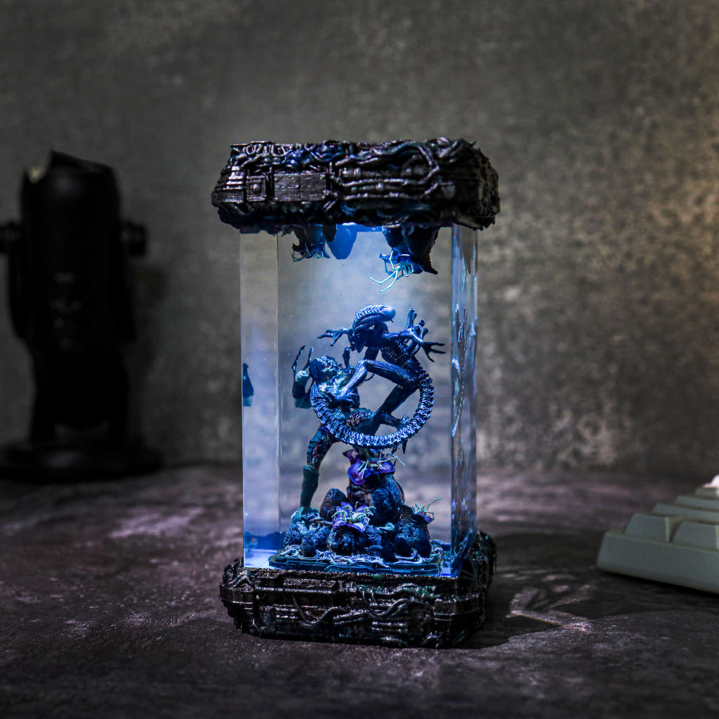 Xenomorph Vs Predator Diorama Lamp