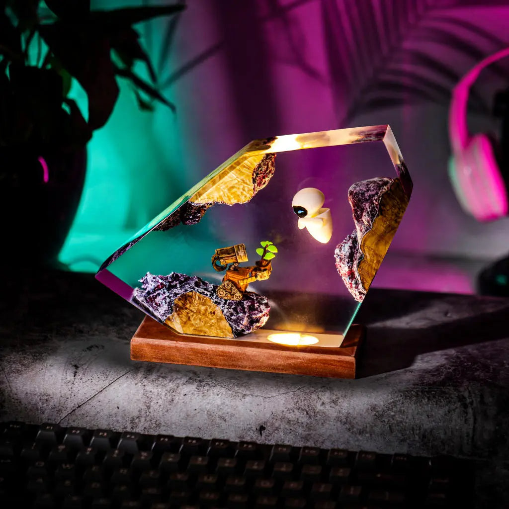 Wall-E and Eve Resin Lamp Ver 2