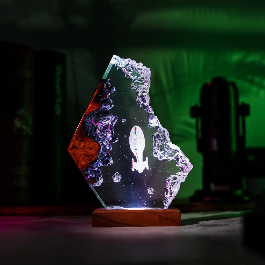 USS Voyager Star Trek Resin Lamp