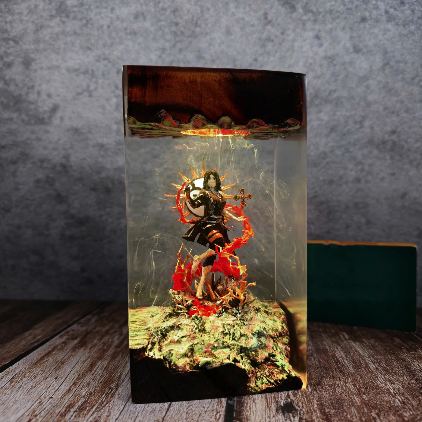 Lune Clair Obscur No 33 Resin Lamp