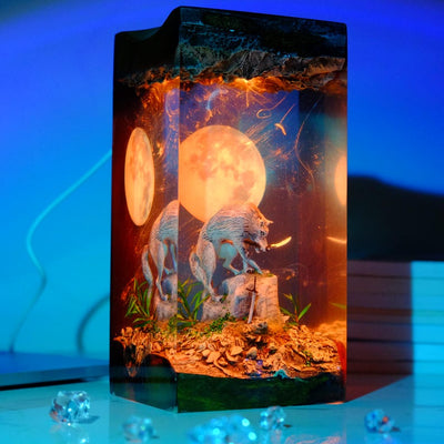 Fighting Wolf Resin Lamp