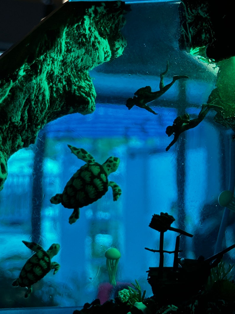 Turtle and Scuba driver Epoxy Lamp