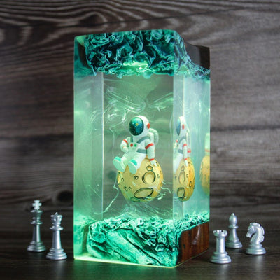 Astronaut Resin Lamp
