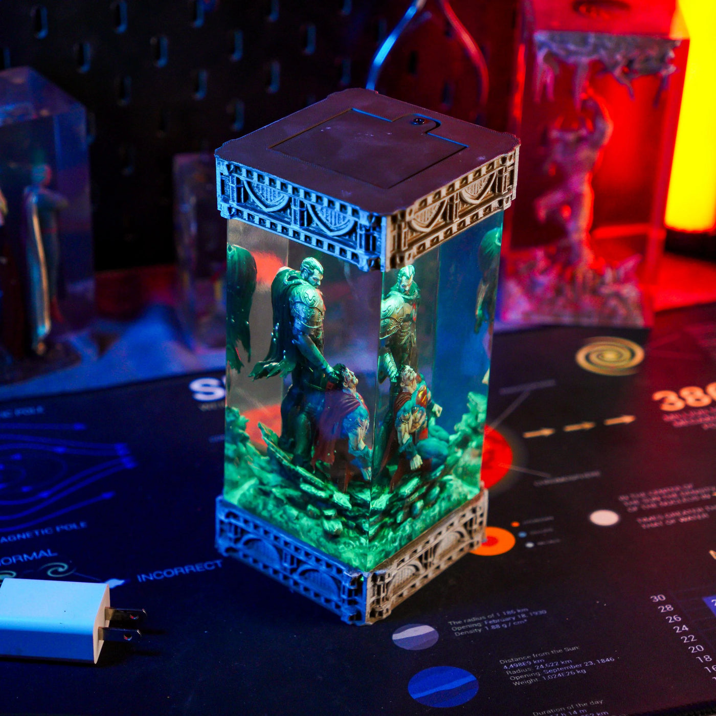 Fallen Superman vs Zod DC Resin Lamp