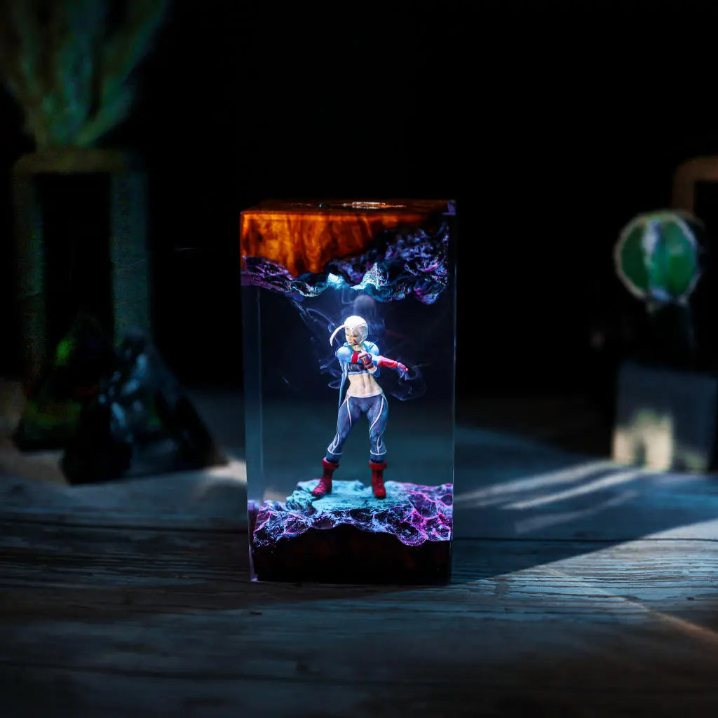 Cammy Street Fighter Resin Lamp