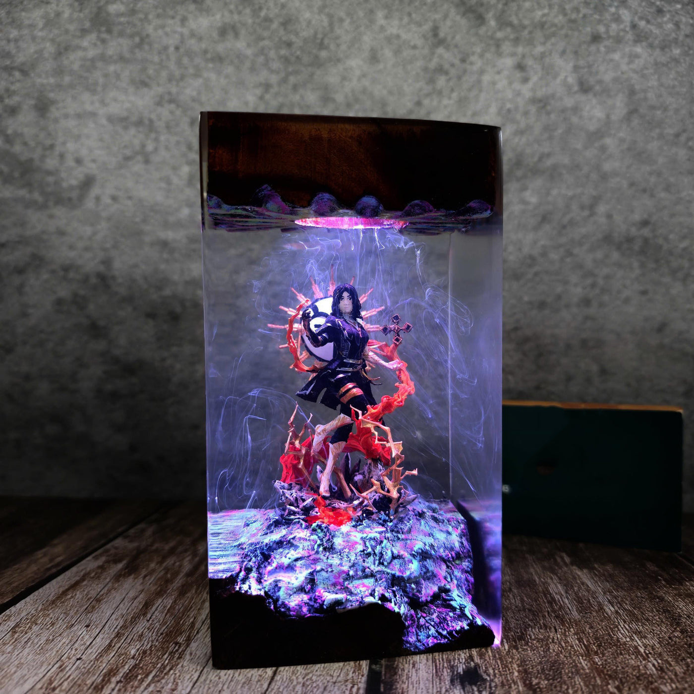 Lune Clair Obscur No 33 Resin Lamp