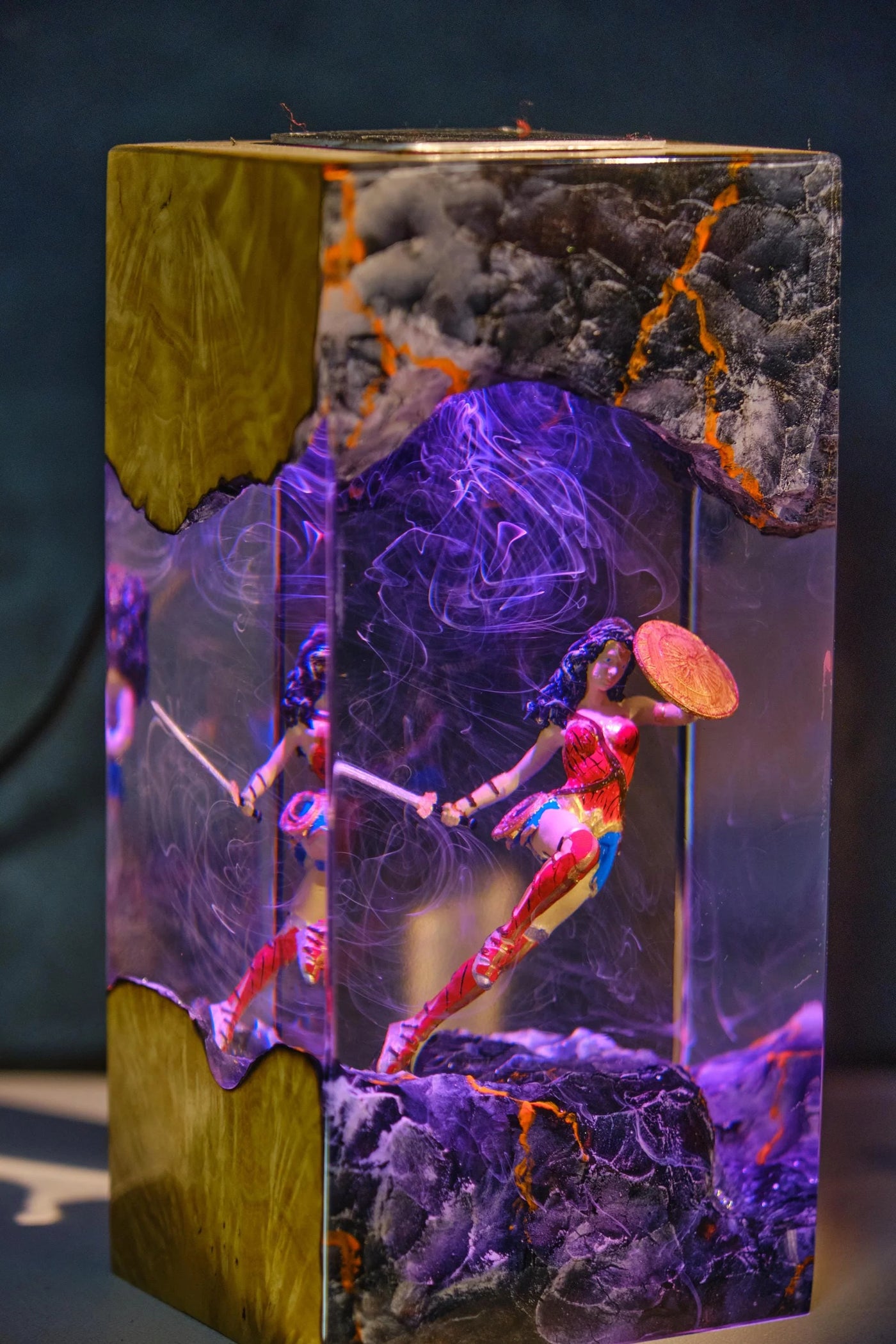Wonder Woman Resin Lamp