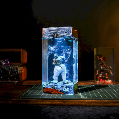 Self-Made Man Statue Epoxy Night Lamp Ver 2