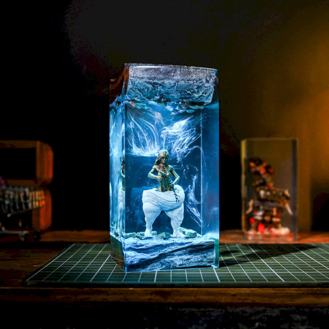 Self-Made Women Statue Epoxy Night Lamp