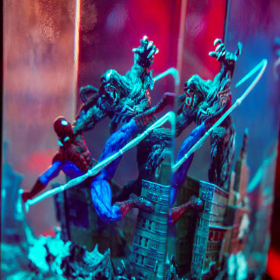 Spider-Man vs Venom Marvel Resin Lamp